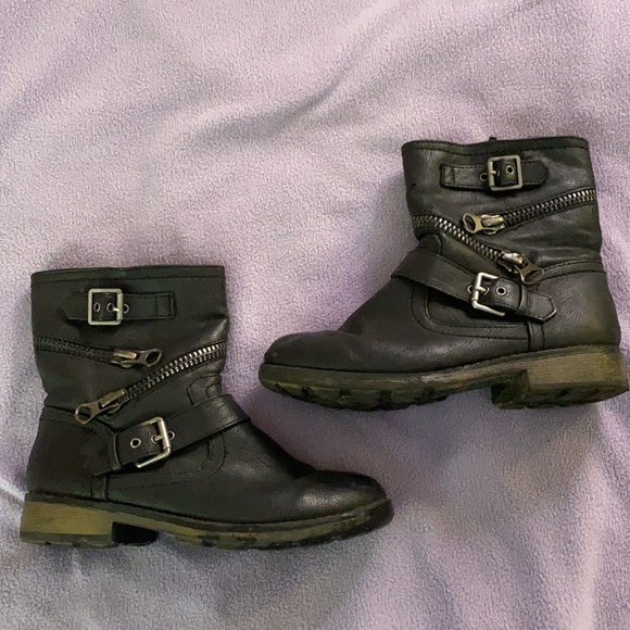 Stevie’s Girls black ankle booties - Picture 2 of 8